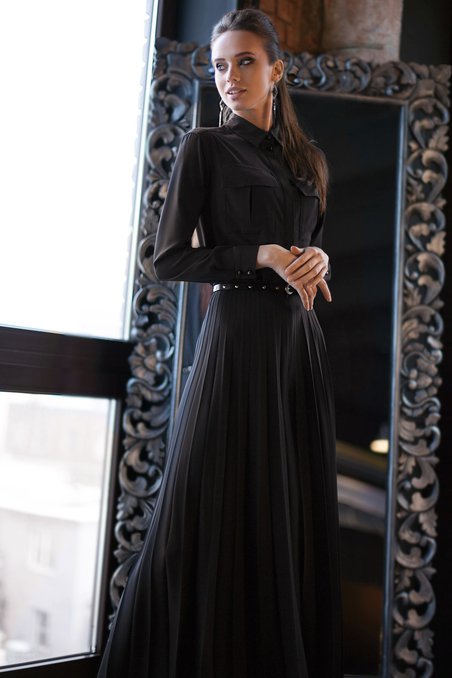 Платье макси с юбкой гофре, черного цвета