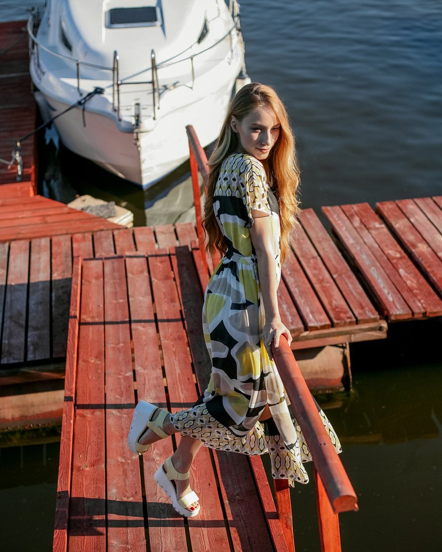 Платье с лимонным принтом длины миди www.EkaterinaSmolina.ru