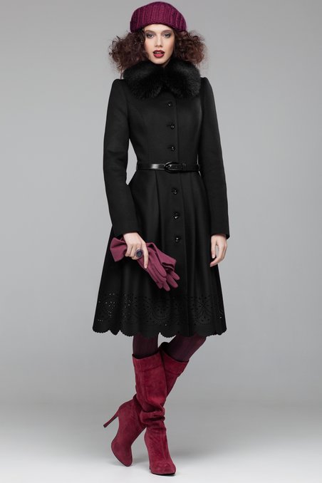 Зимнее пальто черного цвета с пышной юбкой