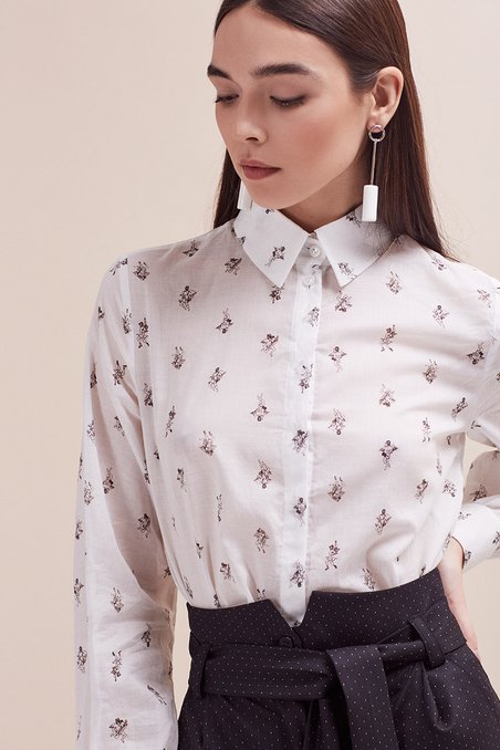 Блуза со скругленным низом белого цвета