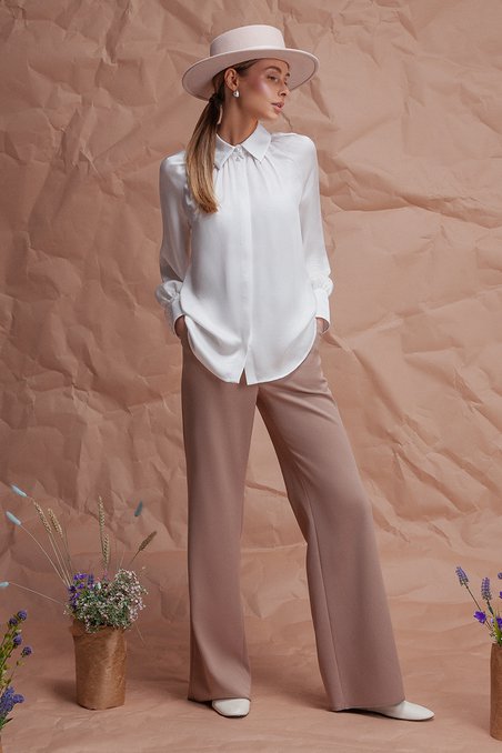 Блуза в стиле минимализм телесного цвета
