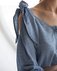 Голубая блуза с вырезами на плечах www.EkaterinaSmolina.ru