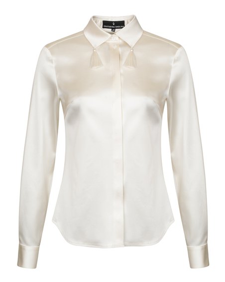 Блуза на пуговицах скрытых в планке в романтическом стиле