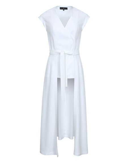 Блуза удлиненная белого цвета в конструктивном стиле