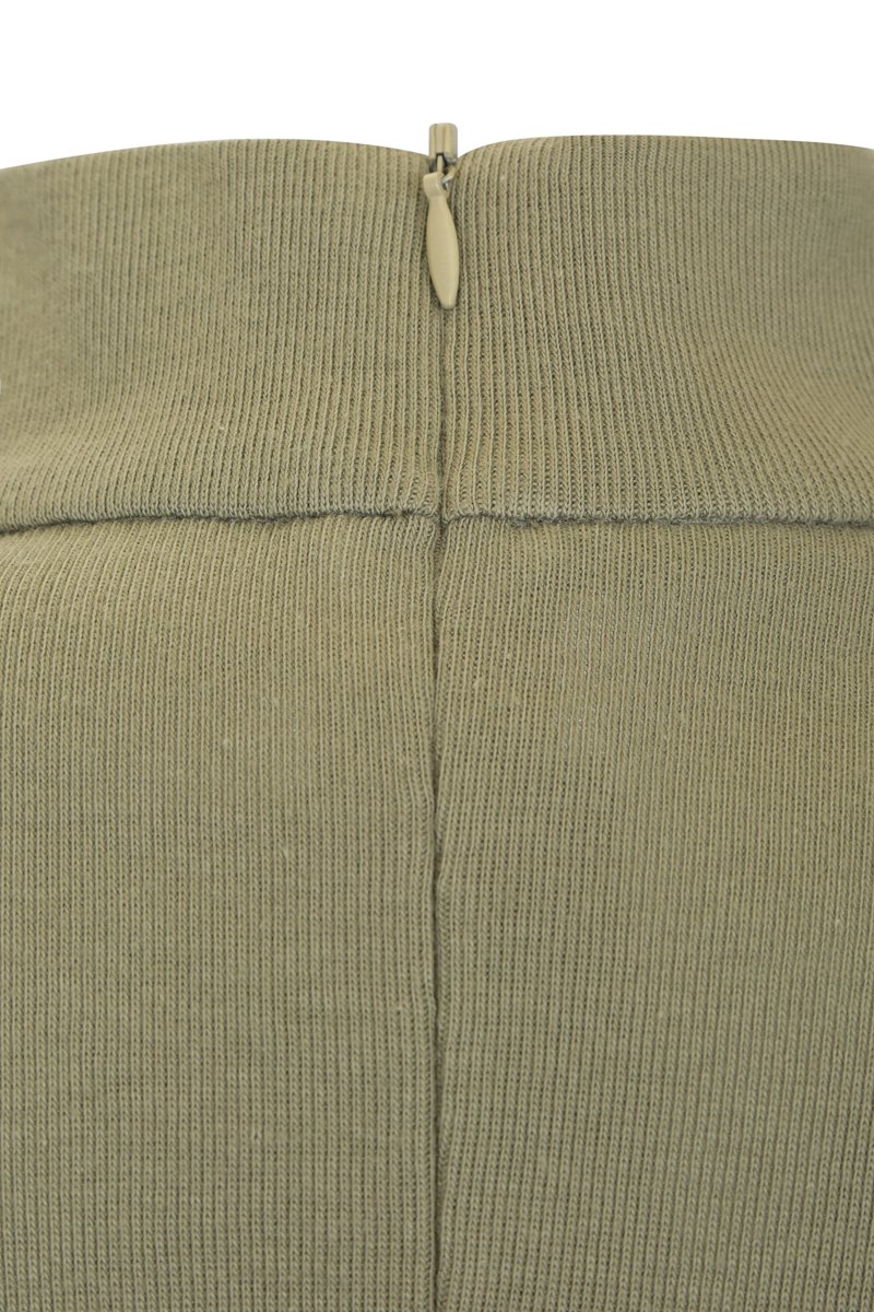 Блуза из плотного трикотажа оливкового цвета