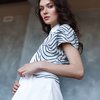 Блуза удлиненная  с рисунком "отпечатки пальцев", белого цвета