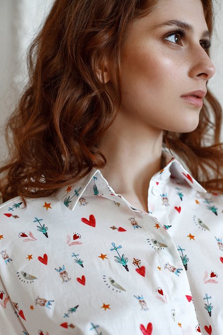 Блуза с принтом "сердца" белого цвета