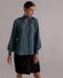 Блуза изумрудного цвета с воротником-стойкой www.EkaterinaSmolina.ru