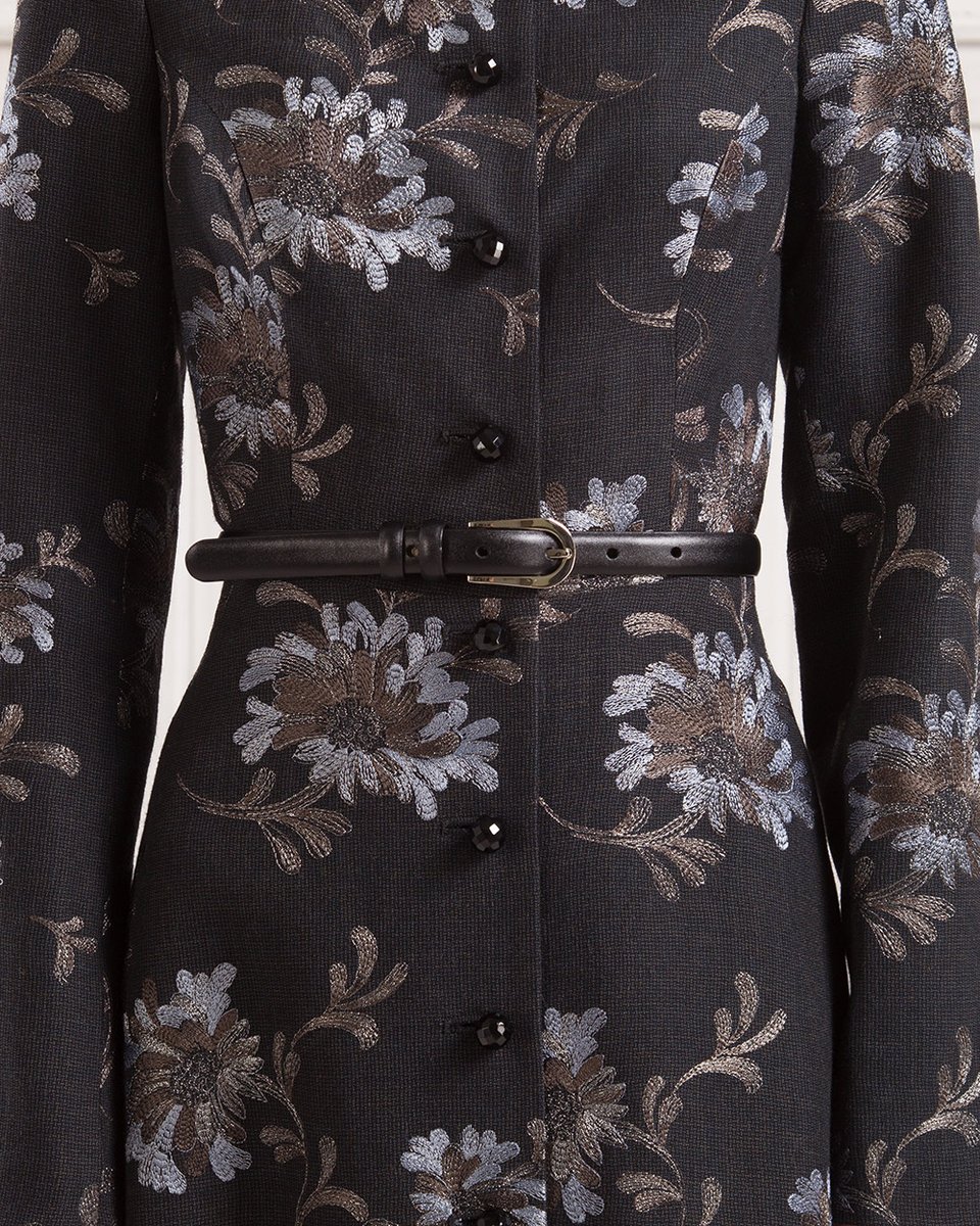 Демисезонное пальто с вышитыми цветами, черно-коричневое.
