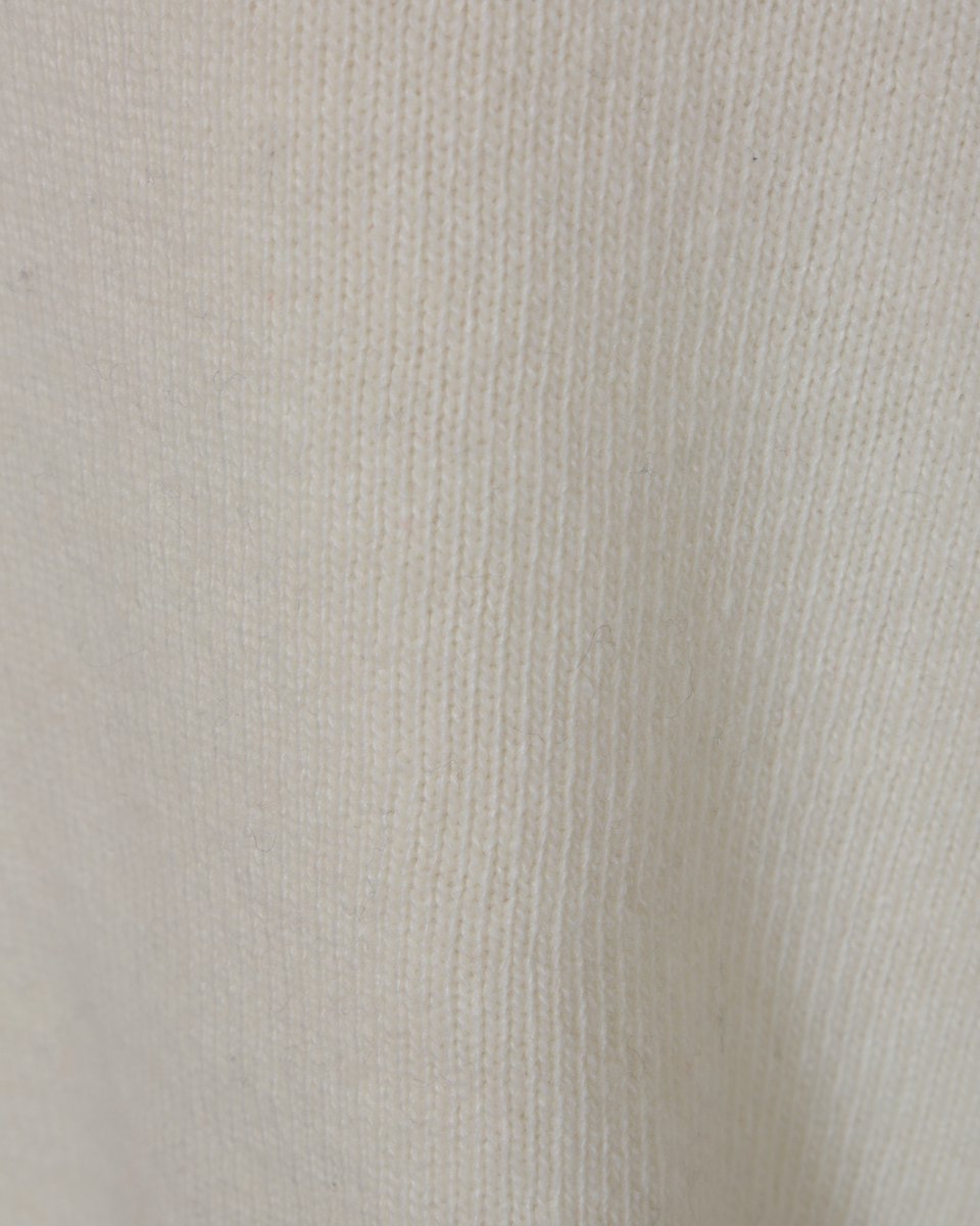 Джемпер белого цвета из премиальной шерсти