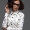 Классическая блуза с черным кантом и принтом