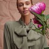 Комбинезон цвета хаки с шарфом