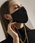 Многоразовая маска черного цвета с золотым кантом