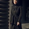 Черное пальто длины макси