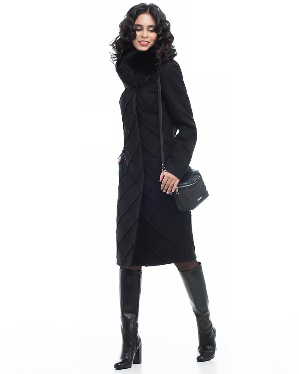 Пальто угольно-черного цвета с фигурной отстрочкой