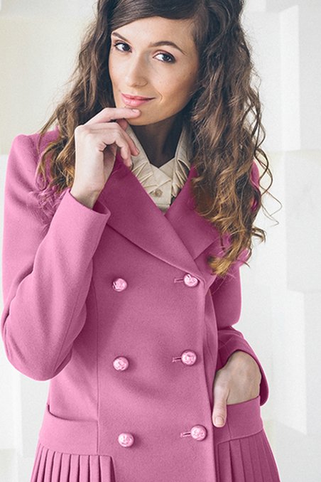 Розовое пальто двубортное с юбкой-плиссе