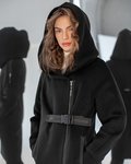 Зимнее пальто с трикотажным капюшоном