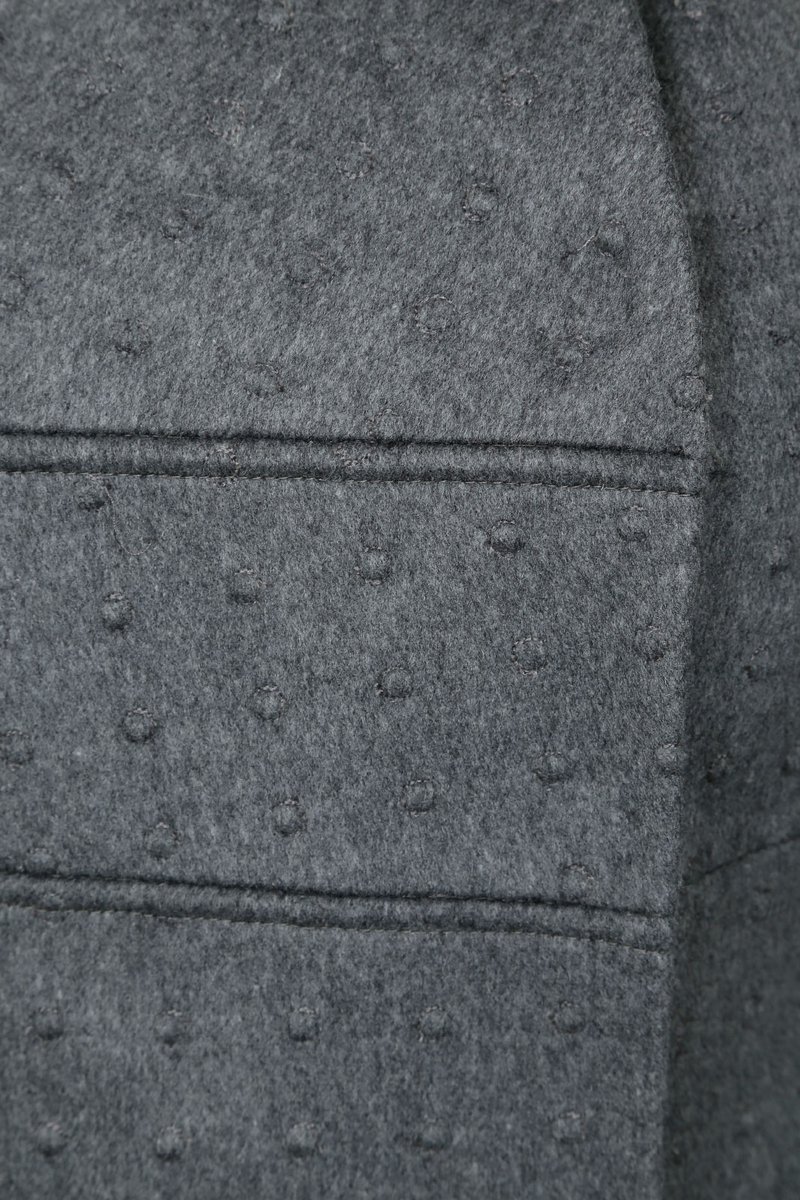 Пальто из фактурной шерсти, цвет серый.