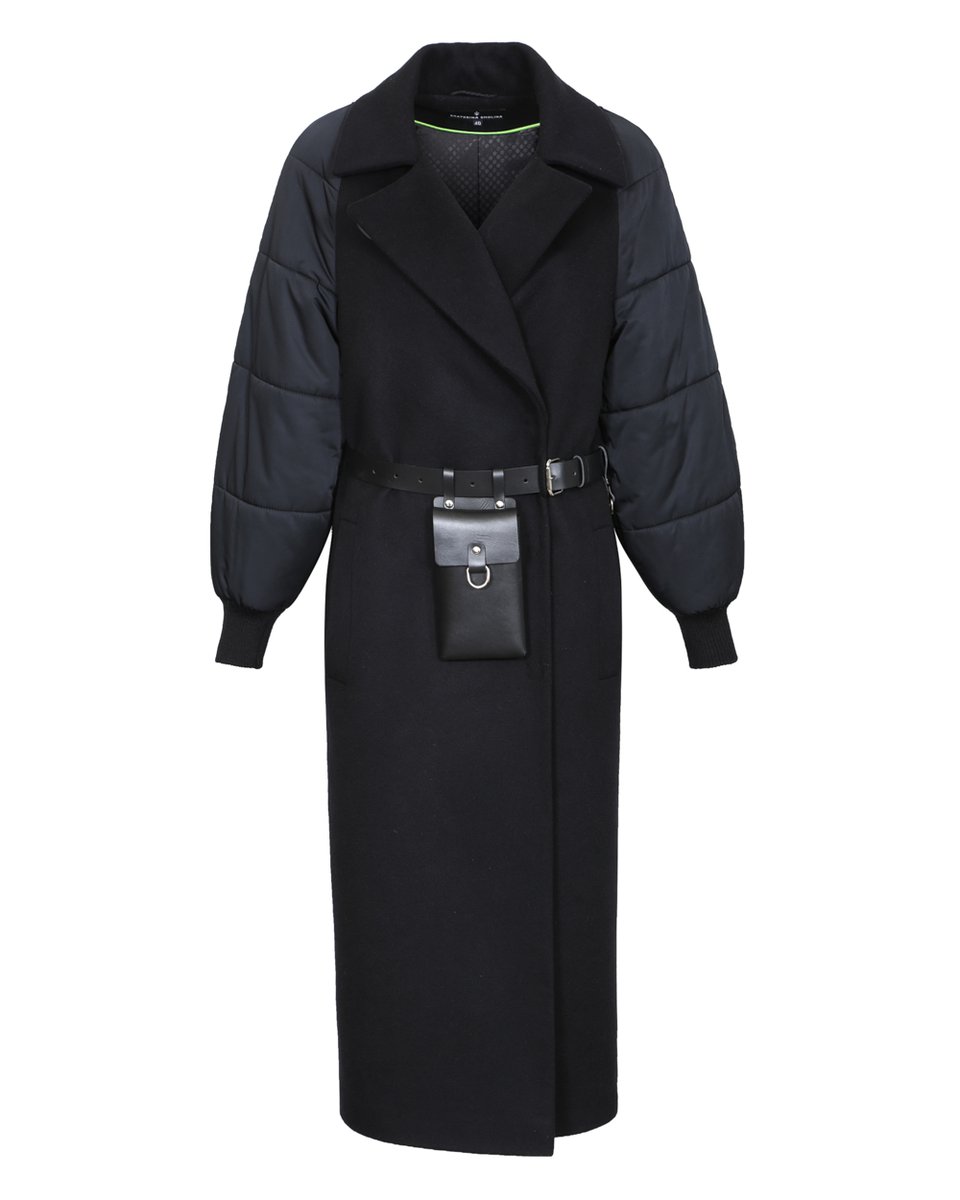 Зимнее пальто с объемными рукавами и кожаной поясной сумкой