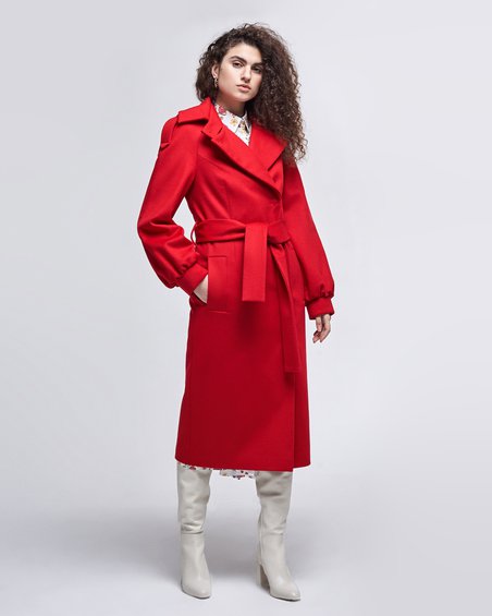 Пальто классическое ярко-красного цвета с рукавом реглан