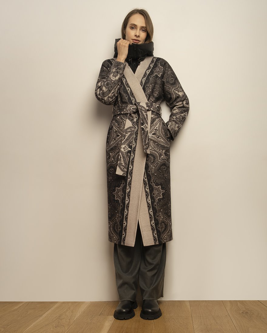 Зимнее пальто с капюшоном из плащевой ткани www.EkaterinaSmolina.ru