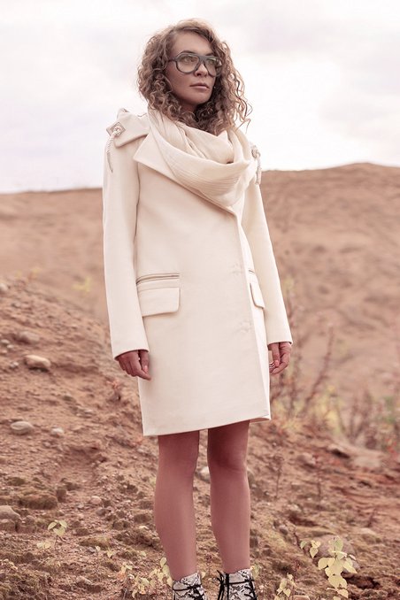 Пальто из кашемира белого цвета с подкладкой с узором