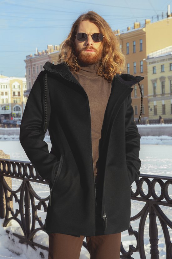 Мужское пальто прямого силуэта черного цвета