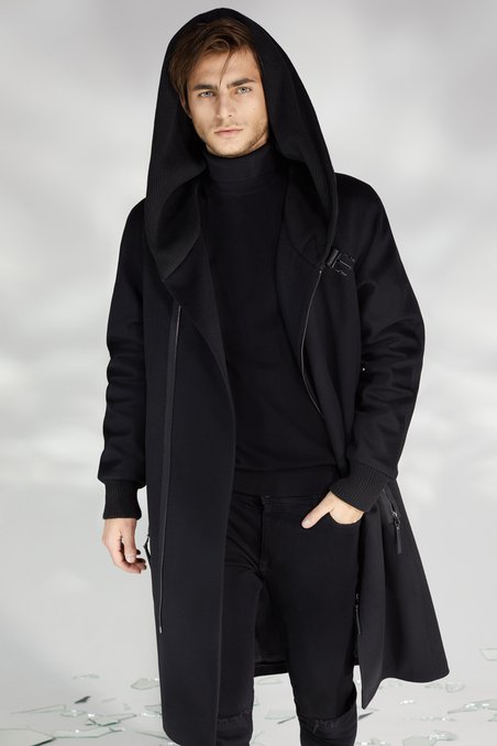 Мужское пальто с трикотажным капюшоном черного цвета