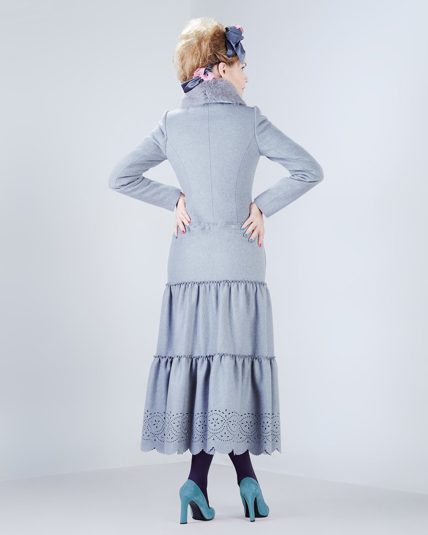 Пальто "Облако" с тремя воланами и фестонами по низу, серого цвета. www.EkaterinaSmolina.ru