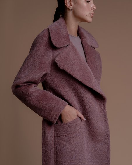 Пальто классическое пудрово-розового цвета с прорезными карманами