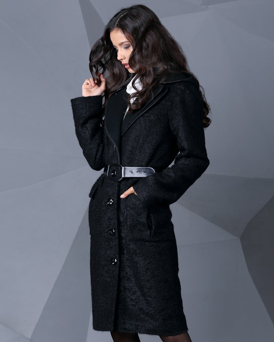Пальто с отстегивающимся капюшоном, цвет черный www.EkaterinaSmolina.ru