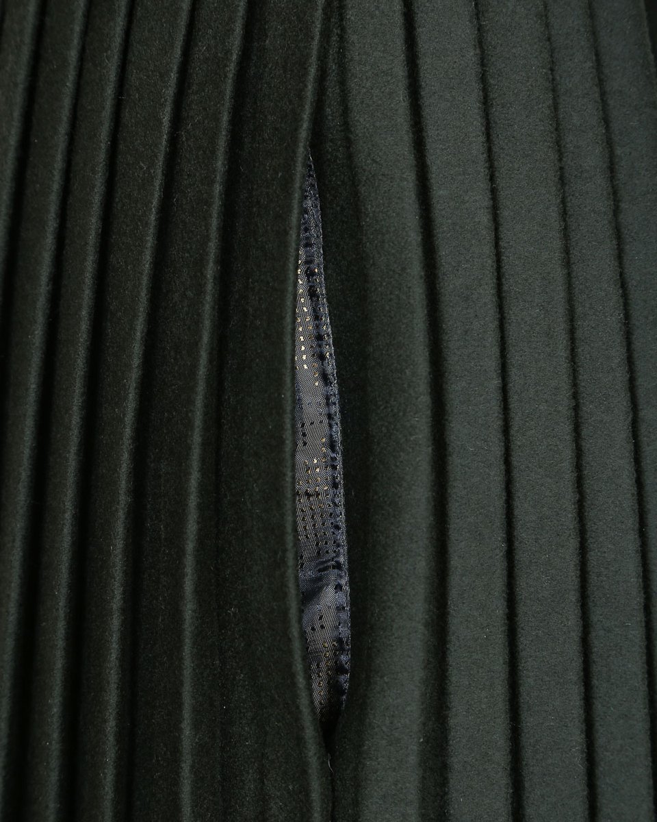 Пальто цвета хаки с юбкой-плиссе
