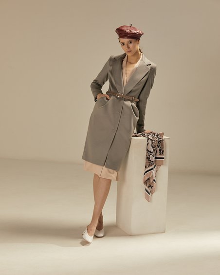 Пальто с удлиненными лацканами и юбкой-тюльпан, серого цвета