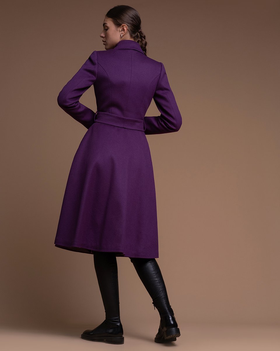 Зимнее пальто фиолетового цвета с юбкой-солнце