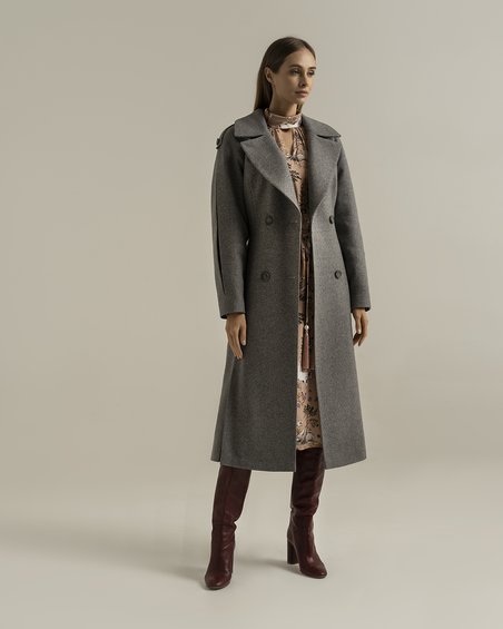 Пальто классическое серебрянного цвета с втачным рукавом