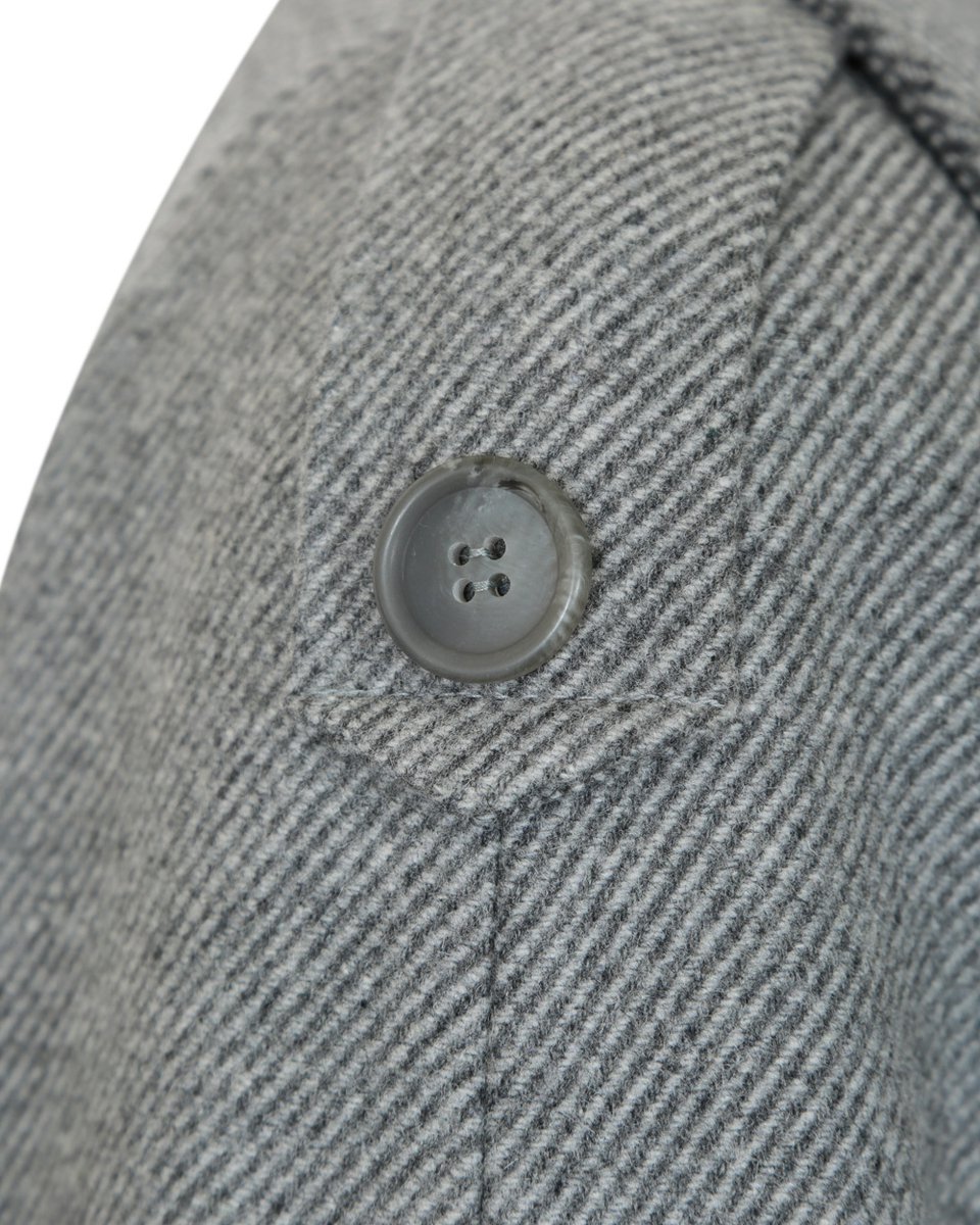 Пальто с юбкой-трапецией и складками на рукавах