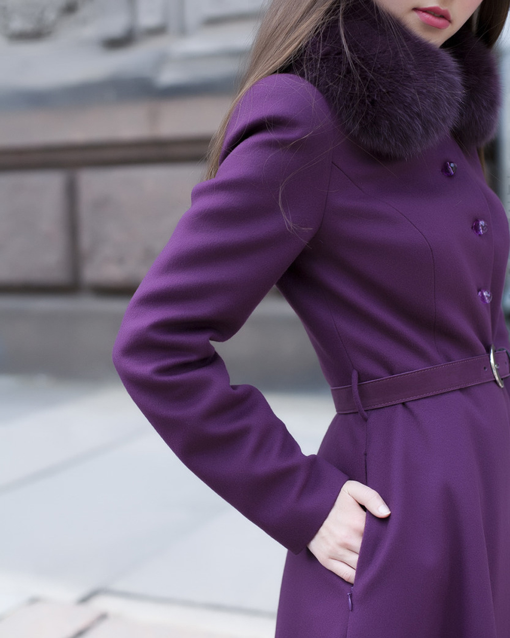 Сливающие цвета. Фиолетовое пальто. Сиреневое пальто. Темно фиолетовое пальто.