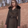 Зимнее пальто-трансформер с плиссированным шлейфом