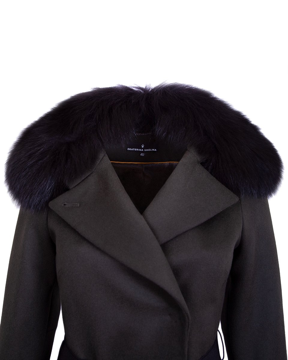 Зимнее пальто-трансформер с плиссированным шлейфом