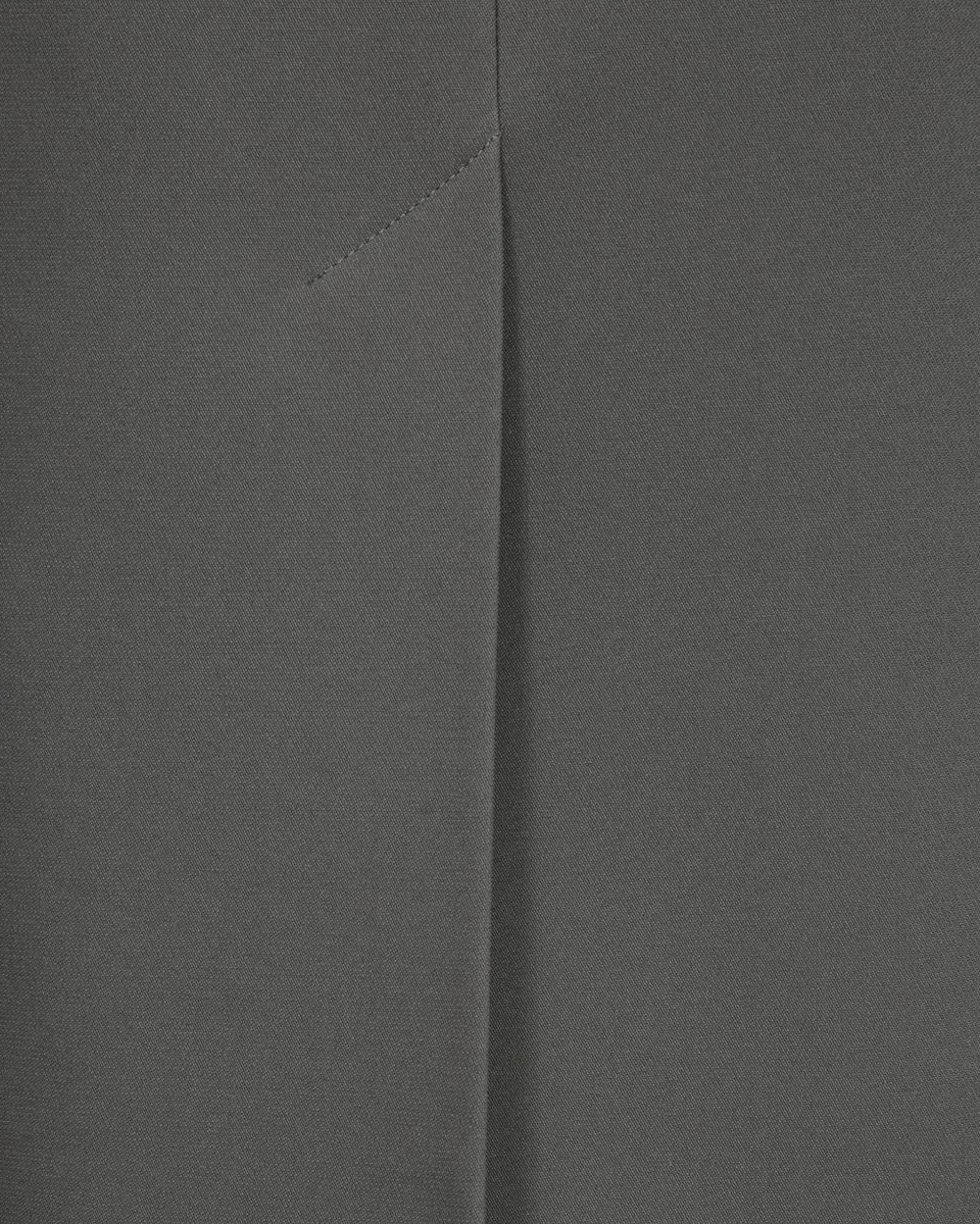 Однобортный тренч цвета хаки с накладными карманами