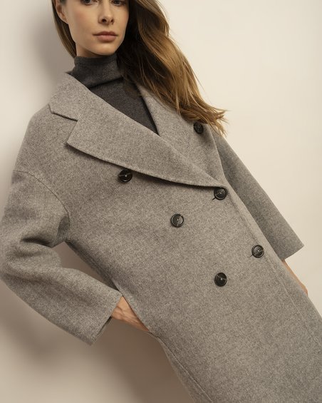 Пальто двубортное дымчато-серого цвета в стиле casual