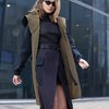 Плащ с золотистой подкладкой черного цвета