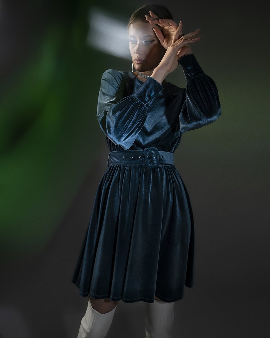Бархатное платье с расклешенной юбкой www.EkaterinaSmolina.ru