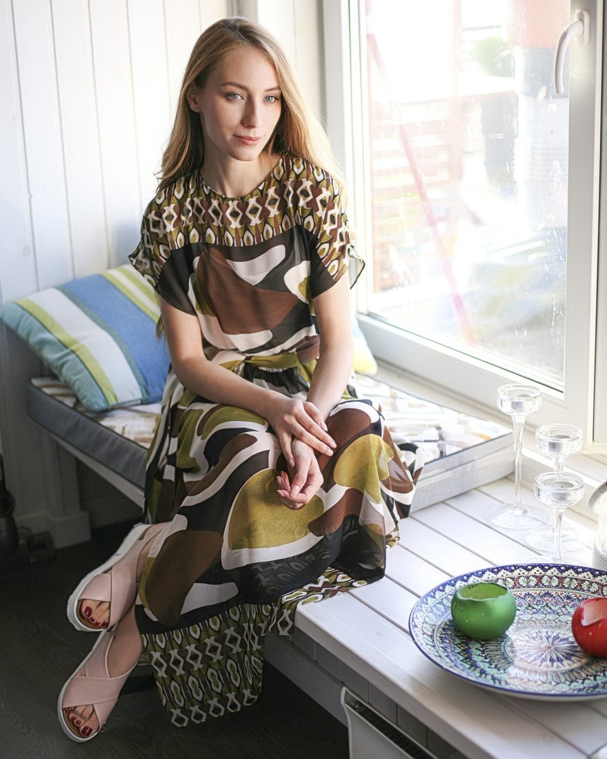 Платье с шоколадным принтом длины миди www.EkaterinaSmolina.ru