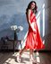 Платье с юбкой-гофре и лампасами, длины миди, красного цвета www.EkaterinaSmolina.ru