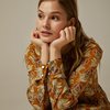 Ярусное платье Бохо горчичного цвета с цветочным принтом