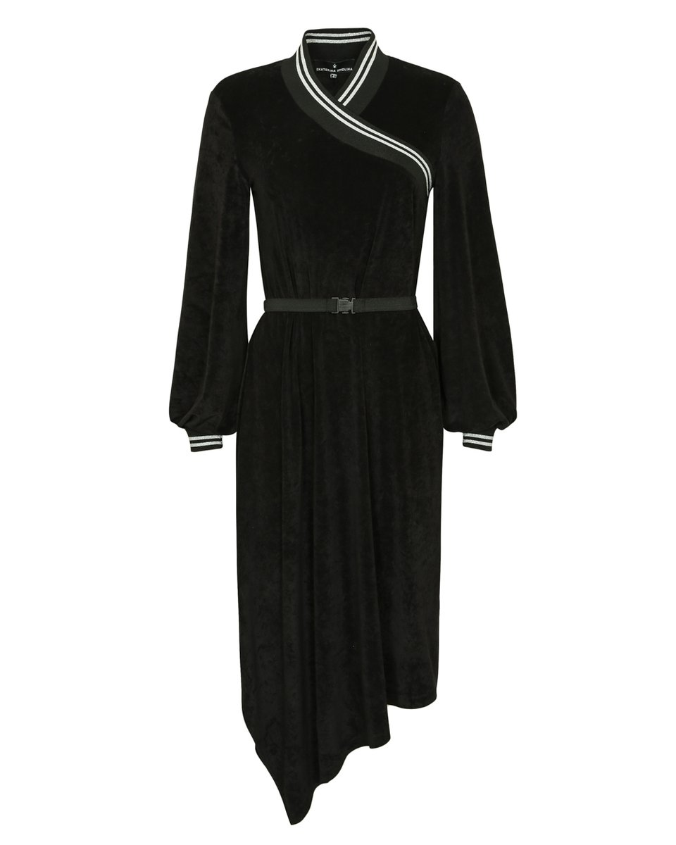 Платье из бархата черного цвета с трикотажными манжетами