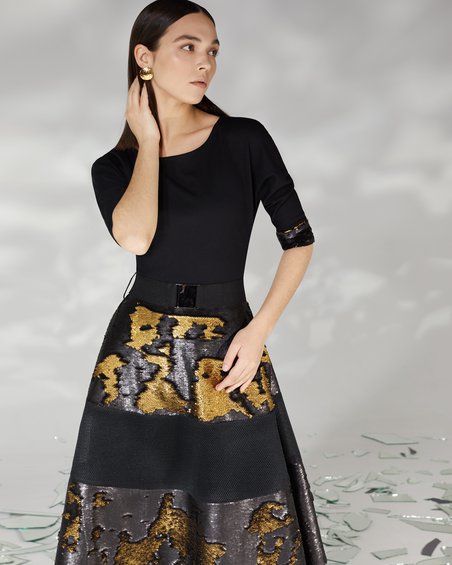 Платье из трикотажа комбинированное с пайетками и двуслойной сеткой