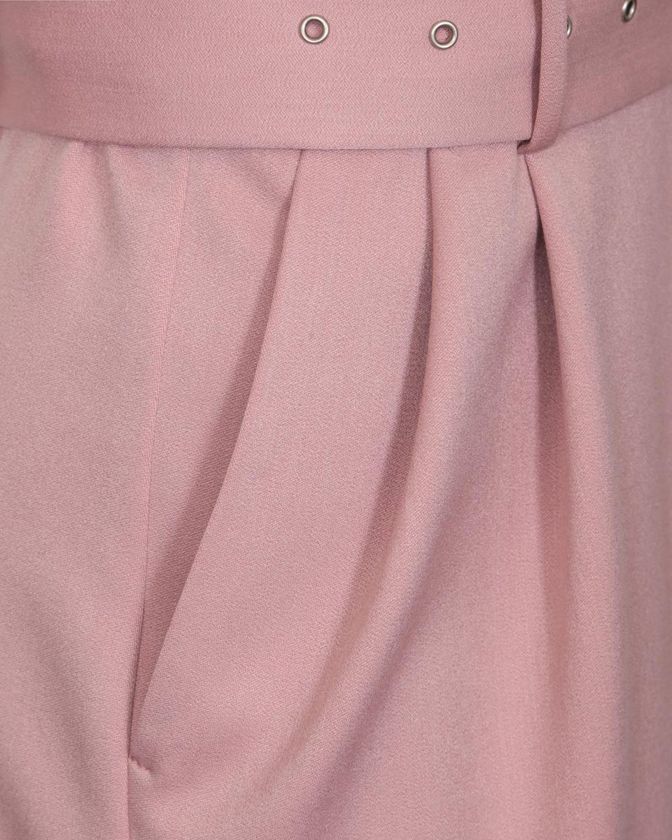 Платье розового цвета с лацканами и рукавом три четверти
