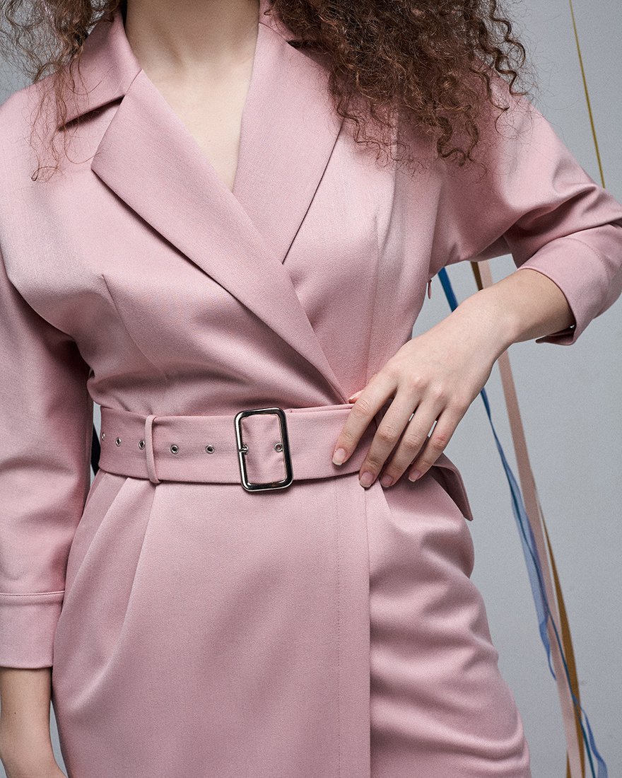 Платье розового цвета с лацканами и рукавом три четверти www.EkaterinaSmolina.ru